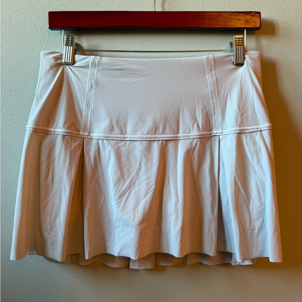 Lululemon Athletica White Skater Mini Skirt